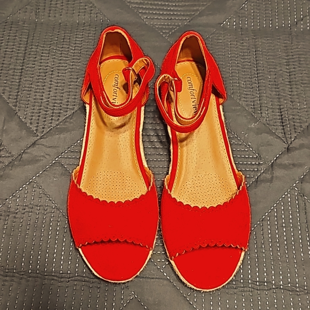 Red sandles